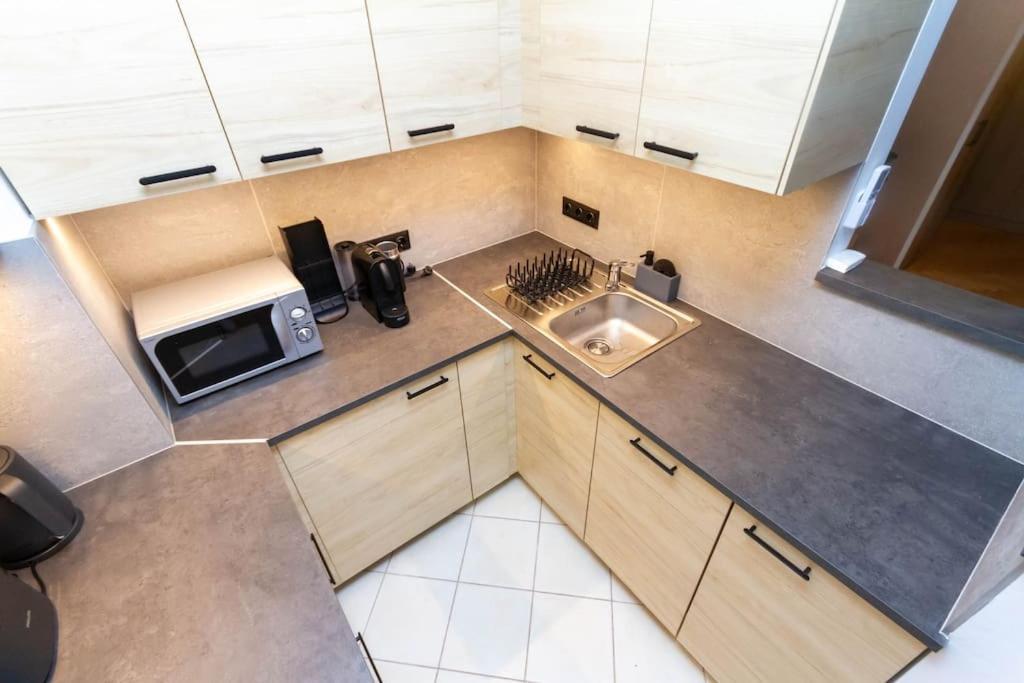Apartamento Gozsdu White Raven 3 - Terrace And Free Underground Parking Budapest Exterior foto