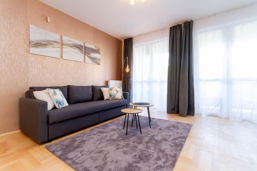 Apartamento Gozsdu White Raven 3 - Terrace And Free Underground Parking Budapest Exterior foto