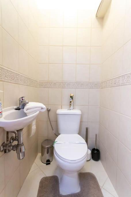 Apartamento Gozsdu White Raven 3 - Terrace And Free Underground Parking Budapest Exterior foto